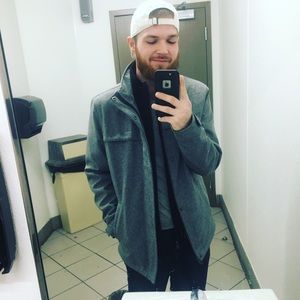 Meet your Posher, Christopher